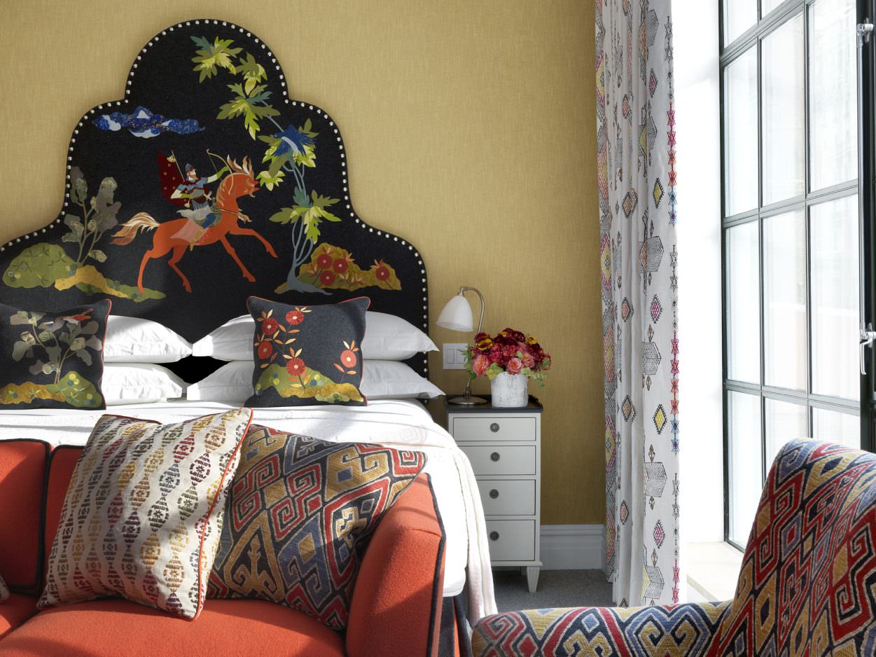 Lichtdurchflutete Räume durch riesige Fenster