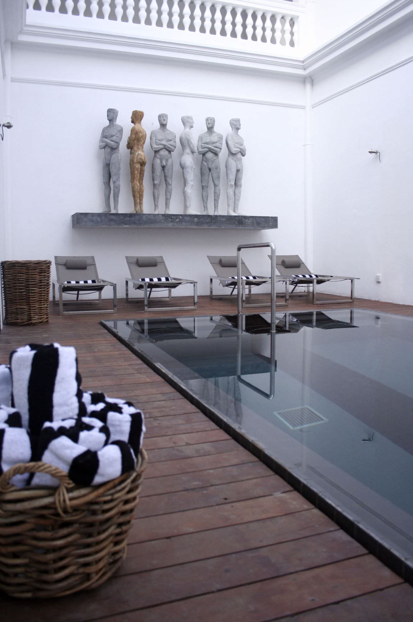 Der Pool lädt zum Entspannen ein