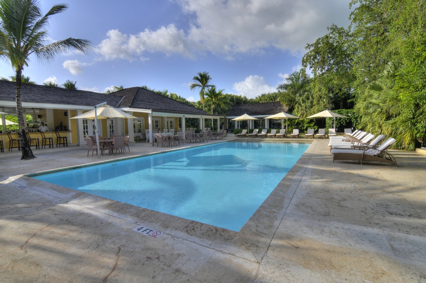 Entspannen Sie am Pool 