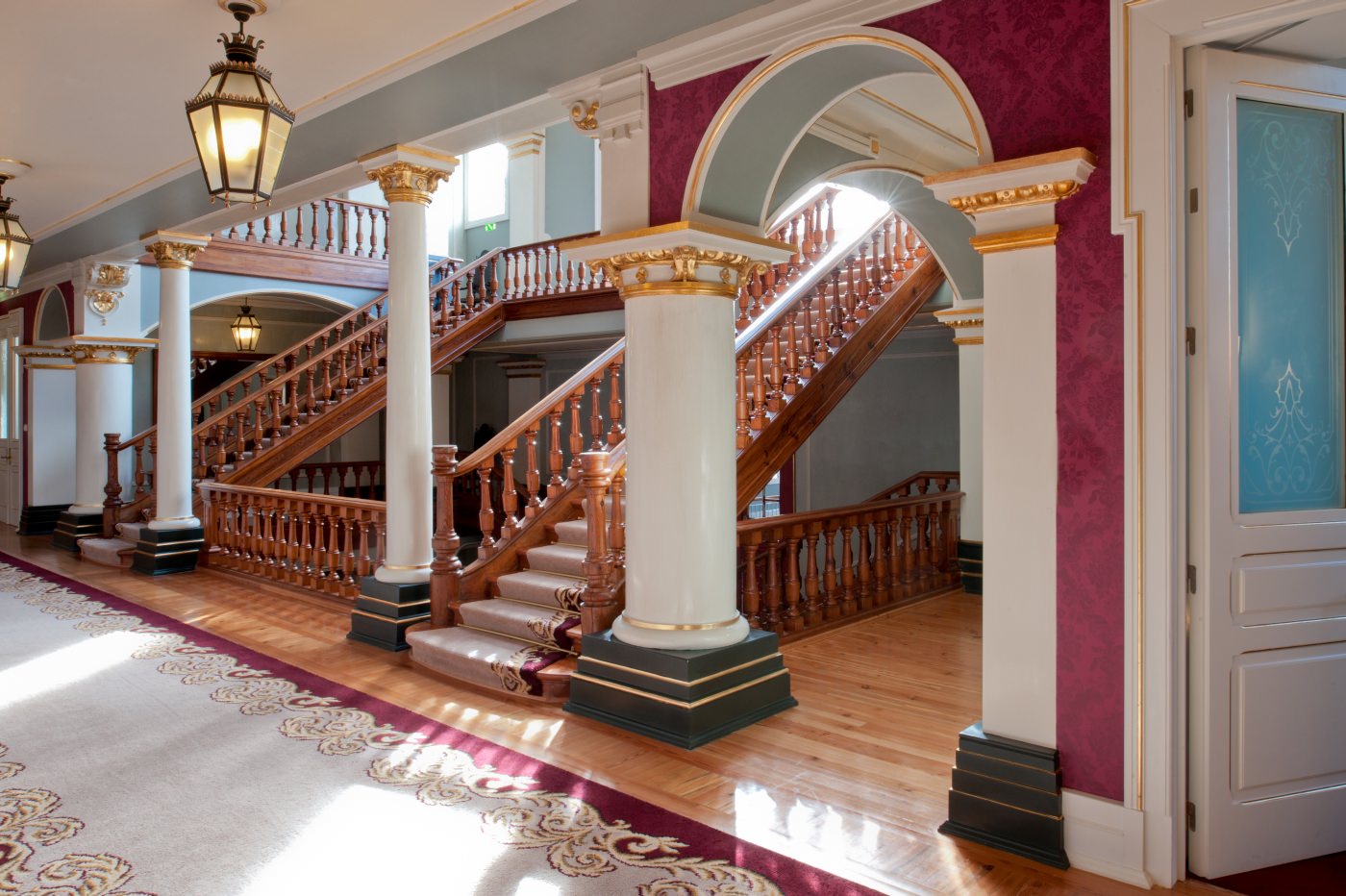 Imposante Innenausstattung