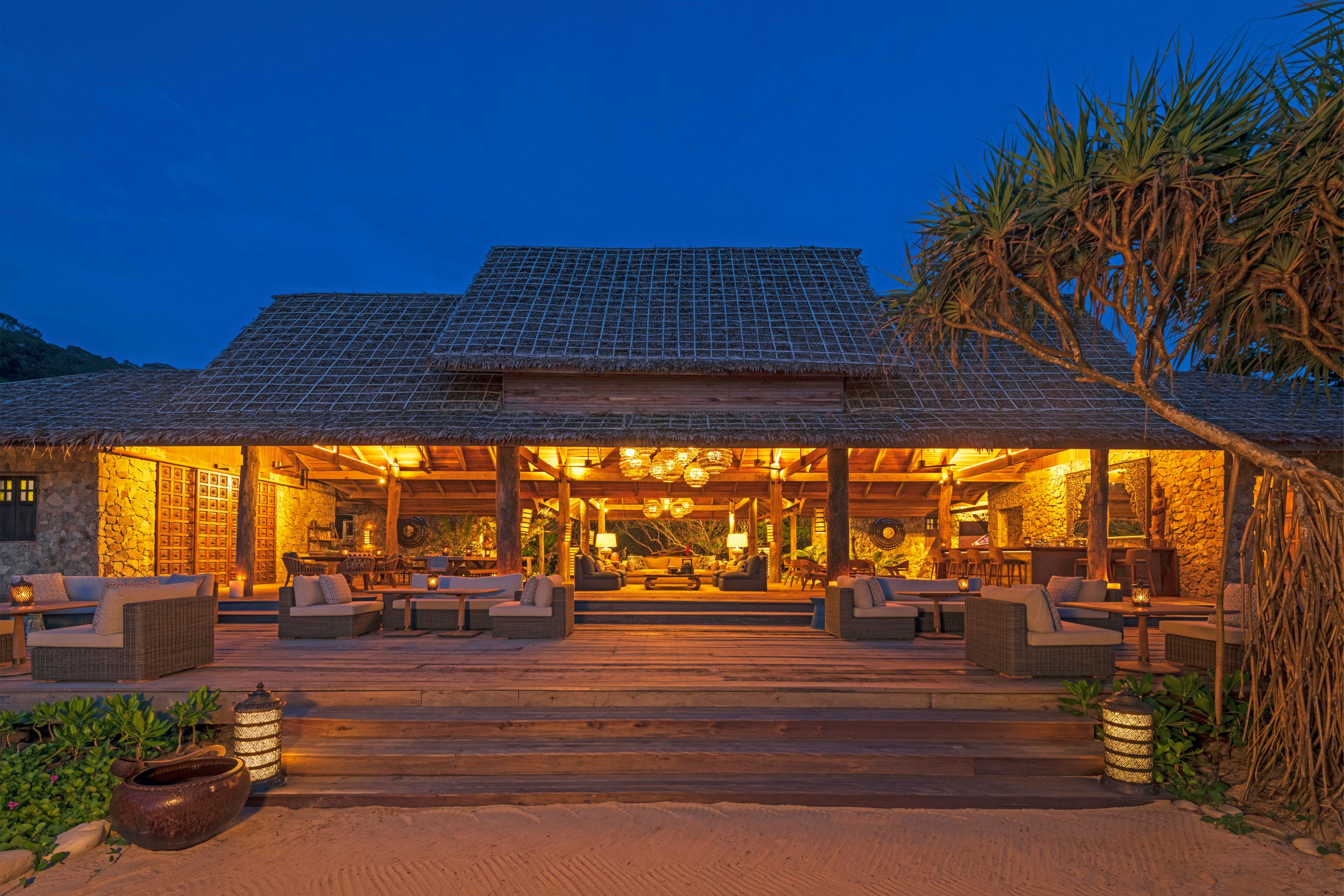 Das Restaurant im Main Pavillion bei Abendstimmung