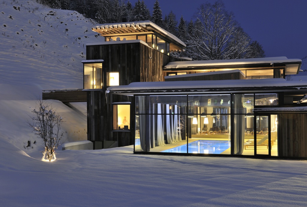 Entspannen Sie im Indoor-Pool 