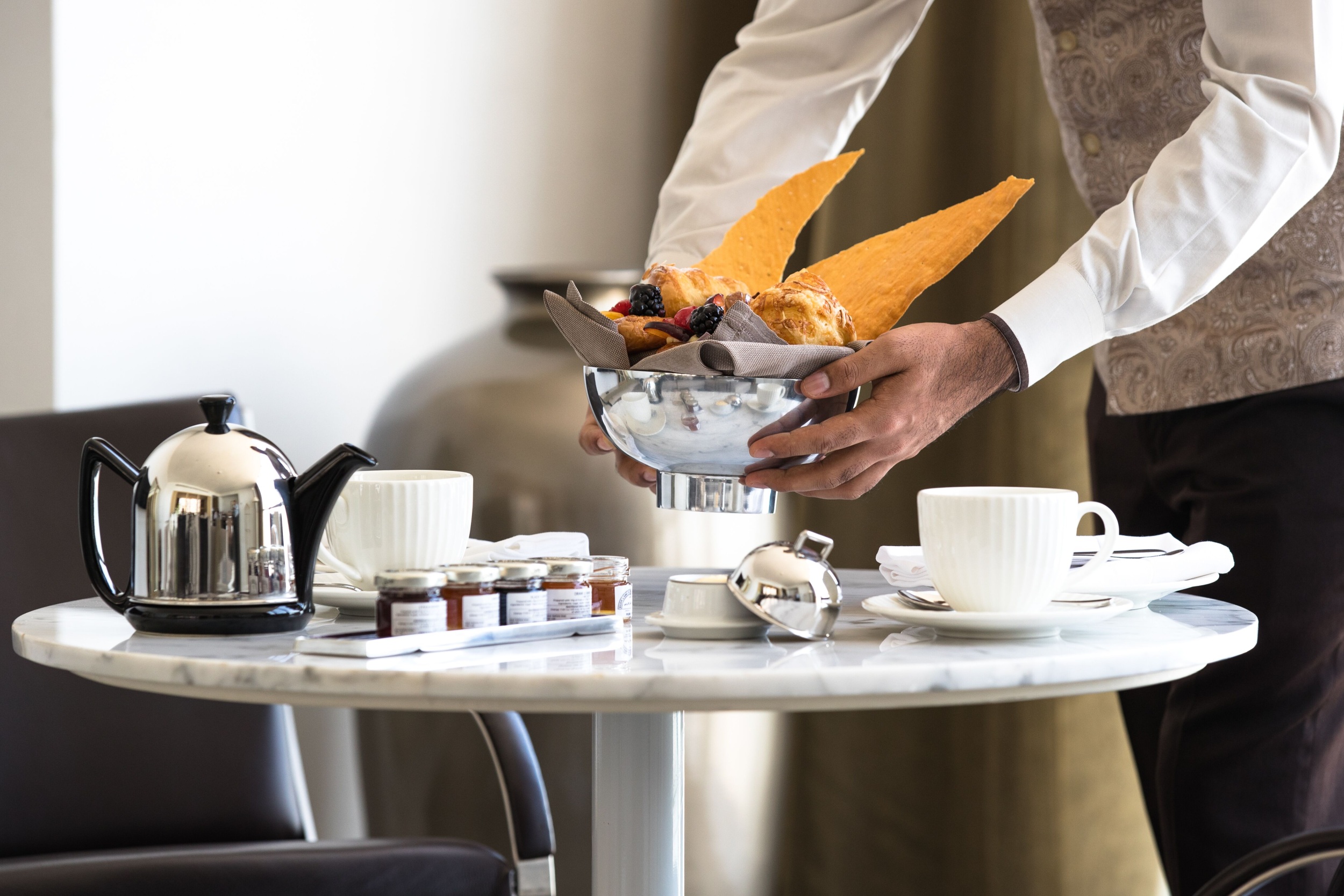 Lassen Sie sich Ihr Frühstück in Ihrer Suite servieren