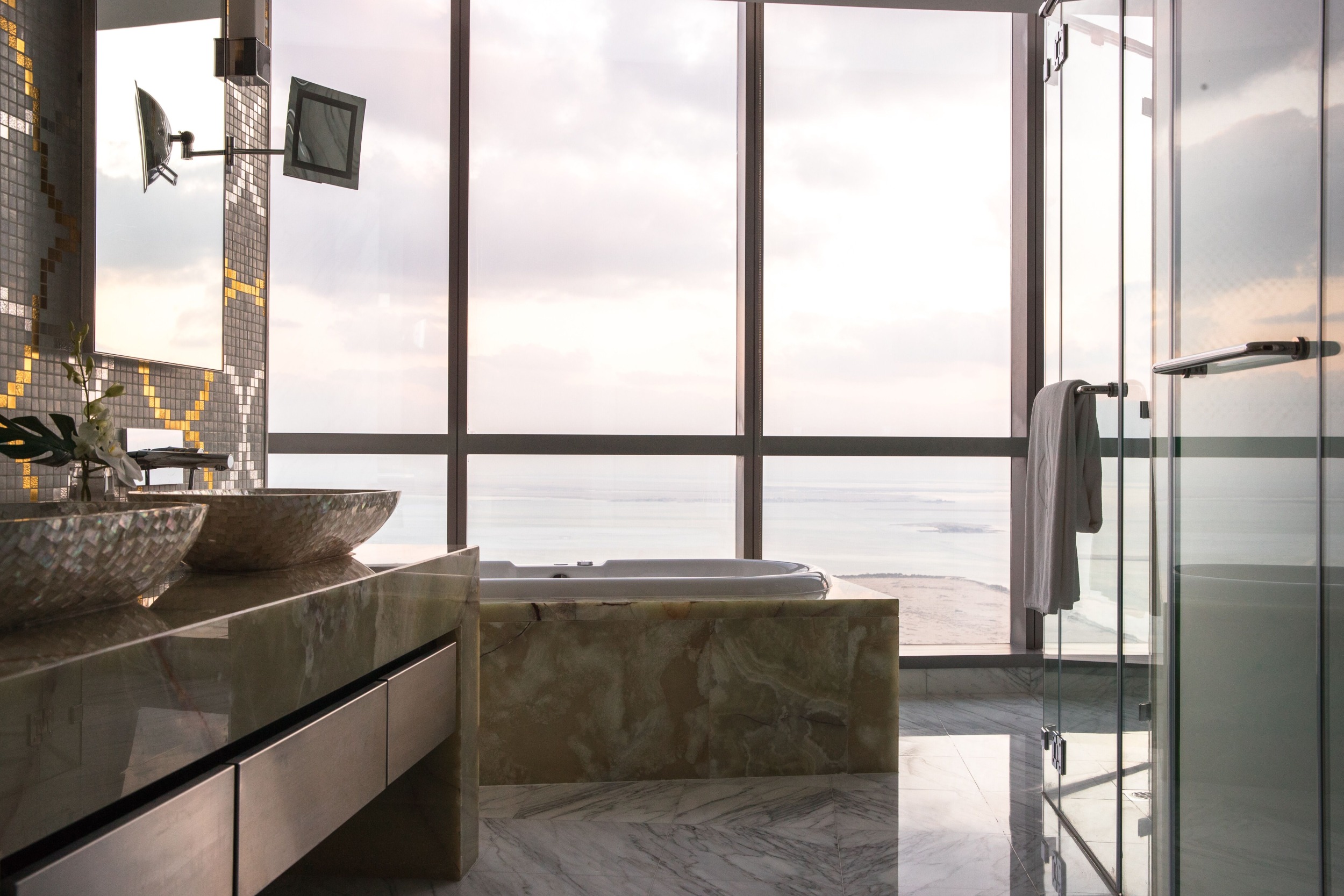 Die exklusive Ausstattung des Badezimmers