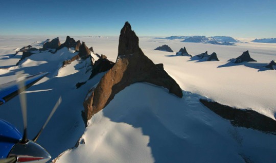 Die bizarre Landschaft der Drygalski Berge 