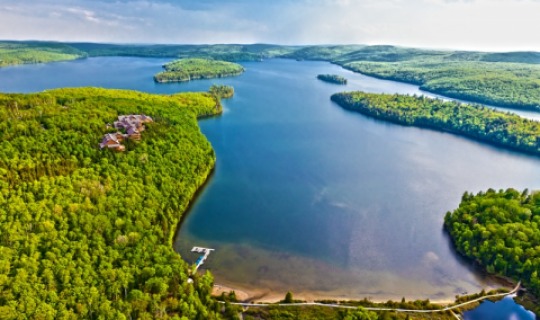 Malerische Landschaft am Sacaomie See