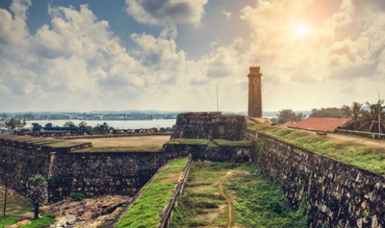 Treasure-Hunting-in-the-Galle-Fort-slider-1.jpg