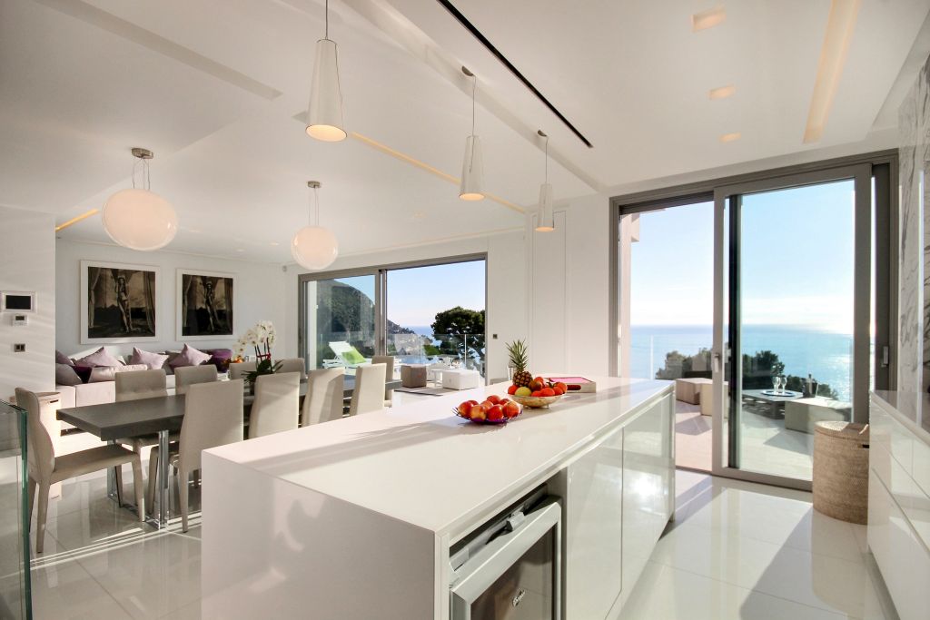 Die offene Küche mit herrlichem Ausblick