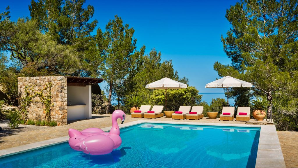 Genießen Sie ein Sonnenbad am Pool