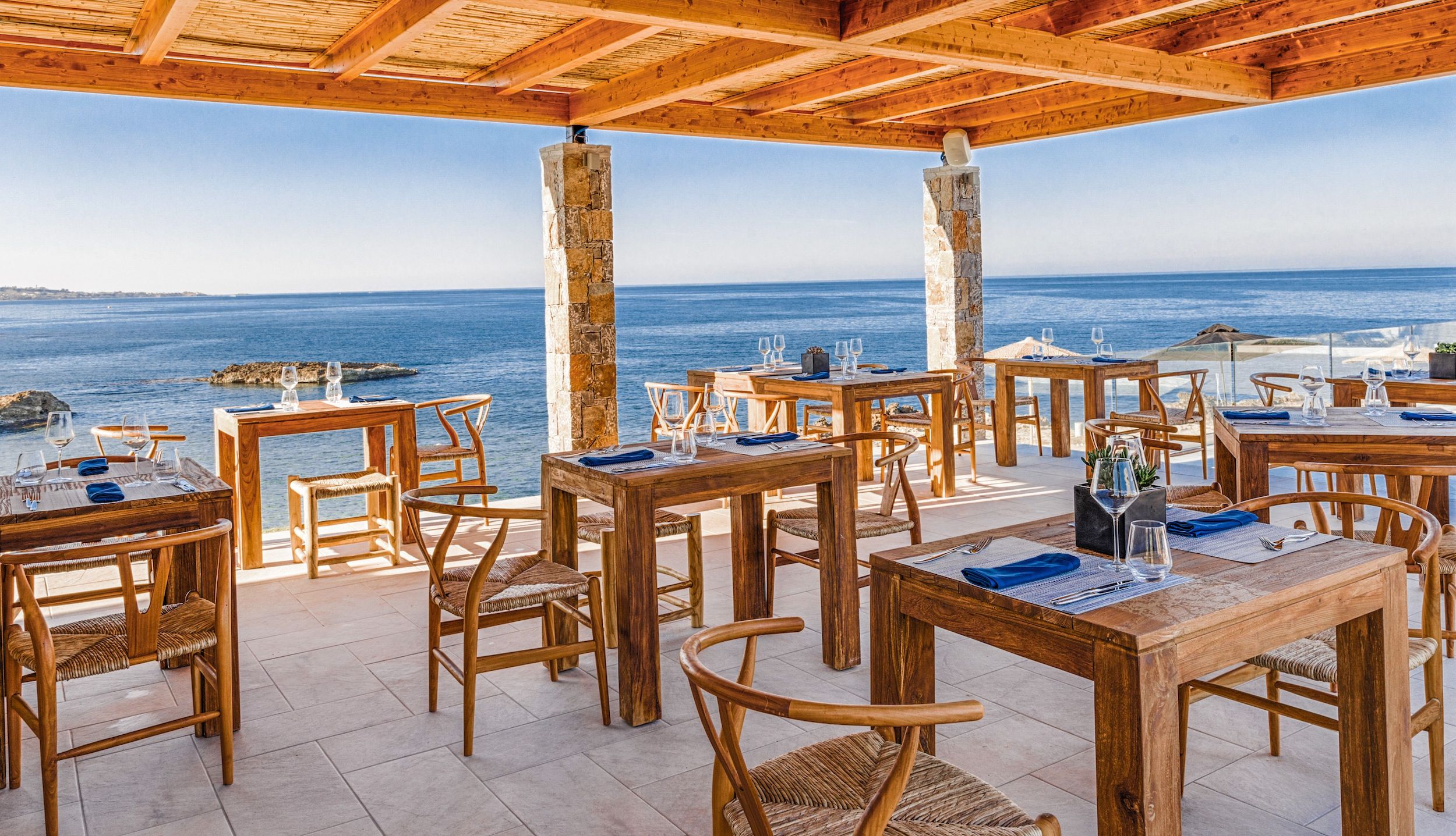 Klassische Fischküche im Bony Fish bei Meeresrauschen