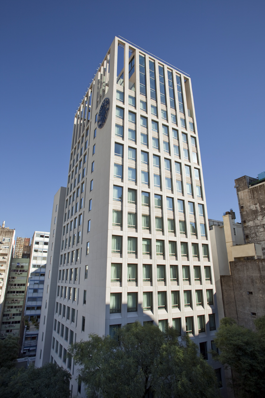 Herzlich Willkommen im Alvear Art Hotel 