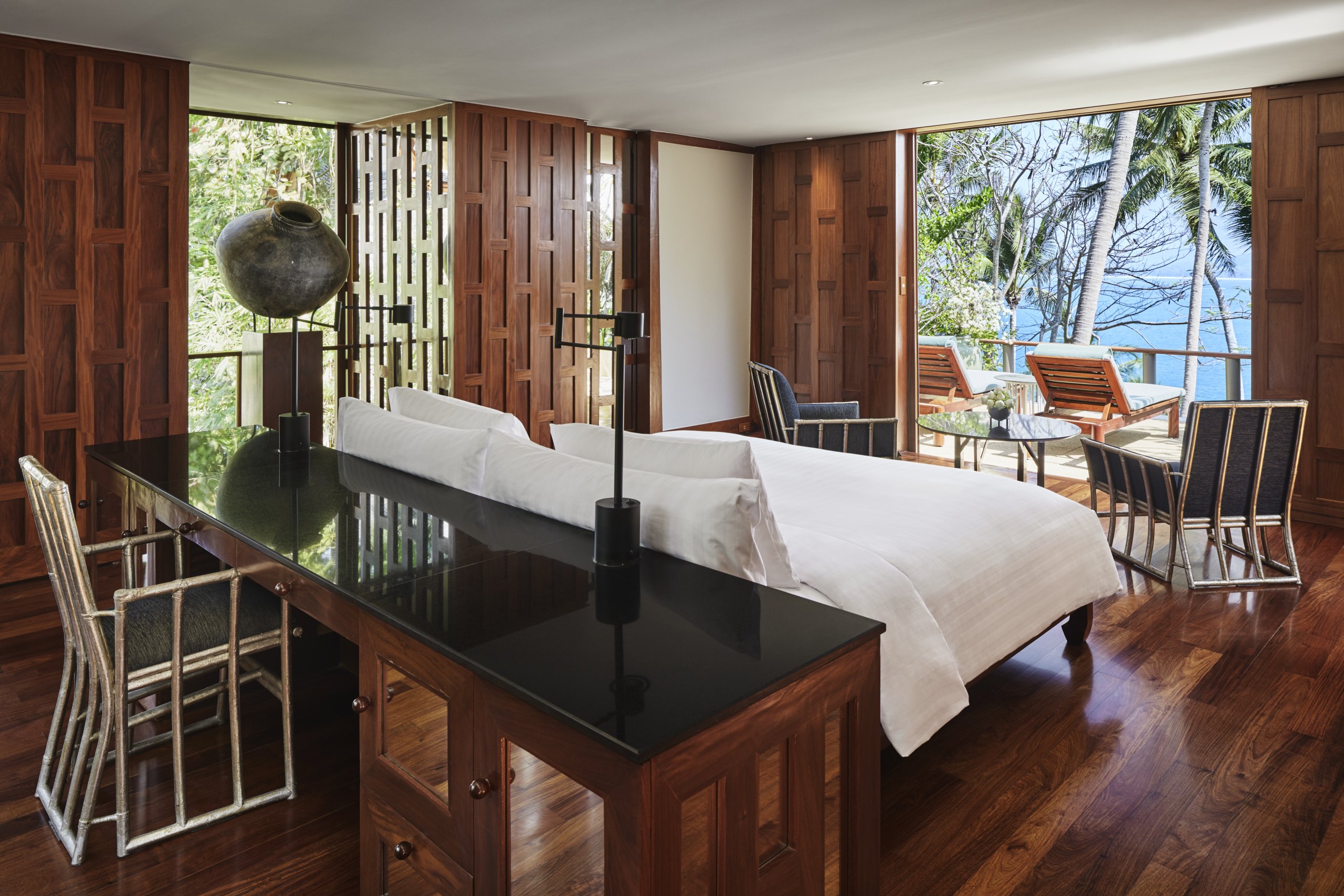 Die holzvertäfelte lichtdurchflutete Ocean-Villa