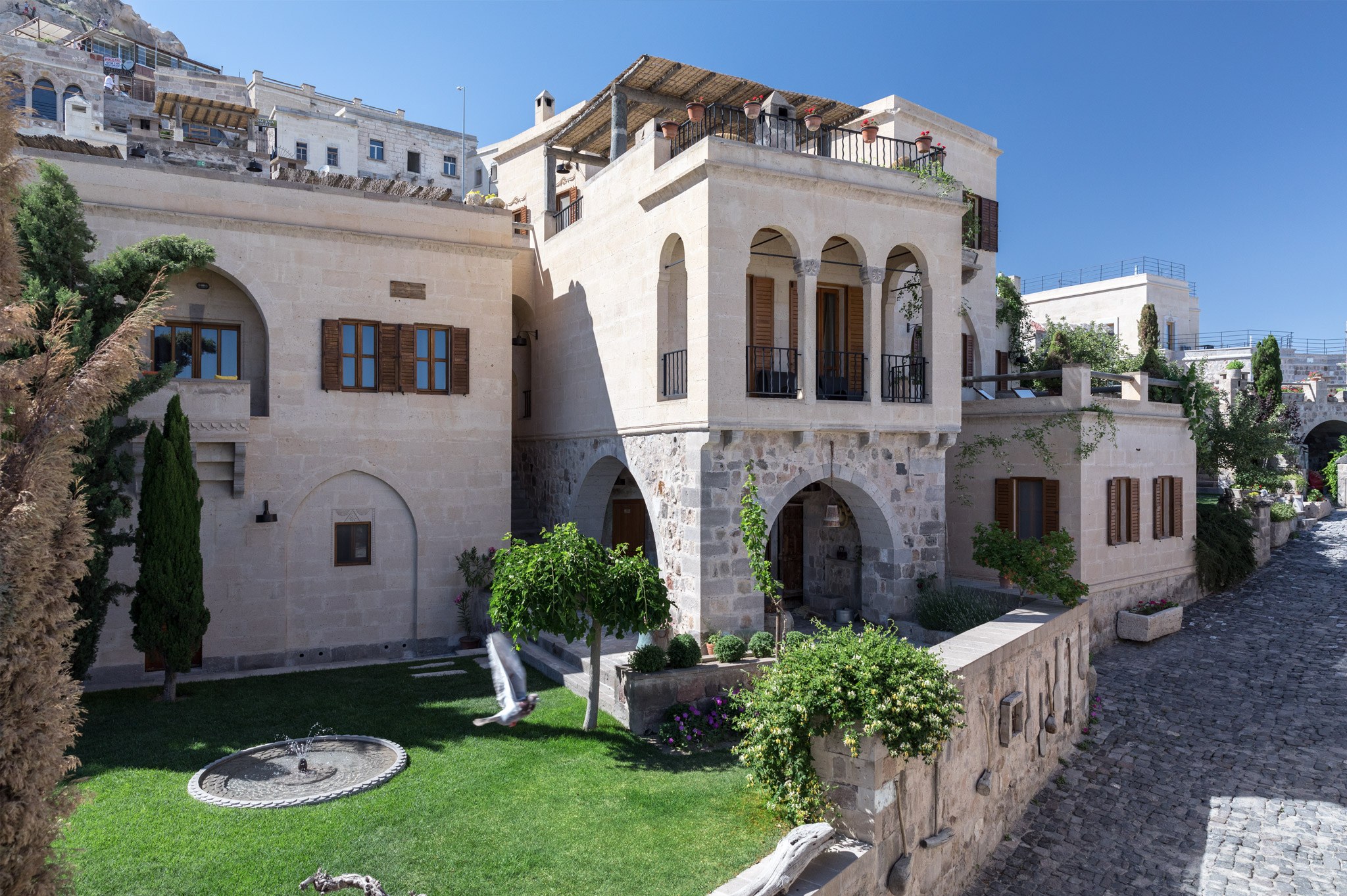 Spazieren Sie durch die Hotelanlage