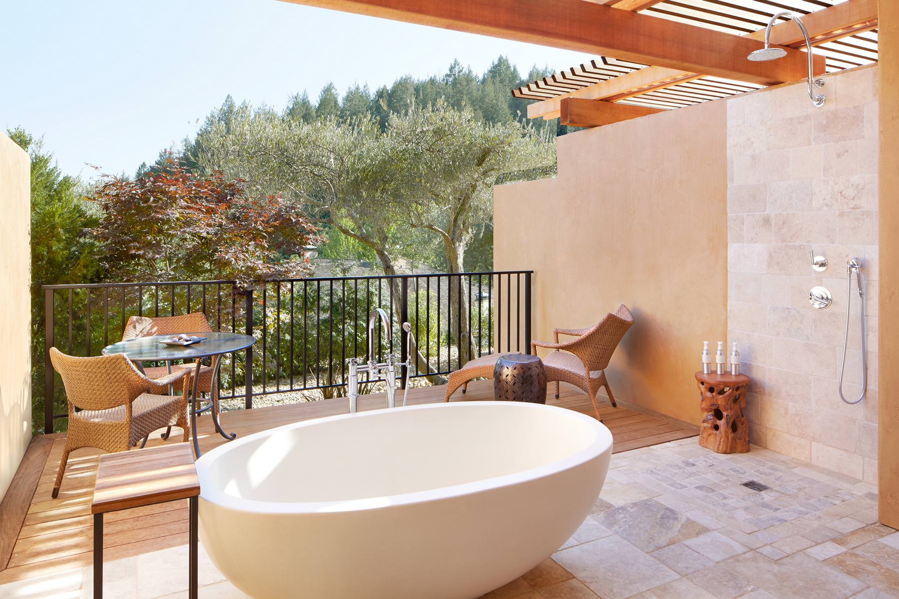 Badevergnügen auf der eigenen Terasse