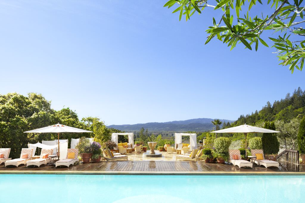 Ein Tag am Pool unter der Sonne Kaliforniens