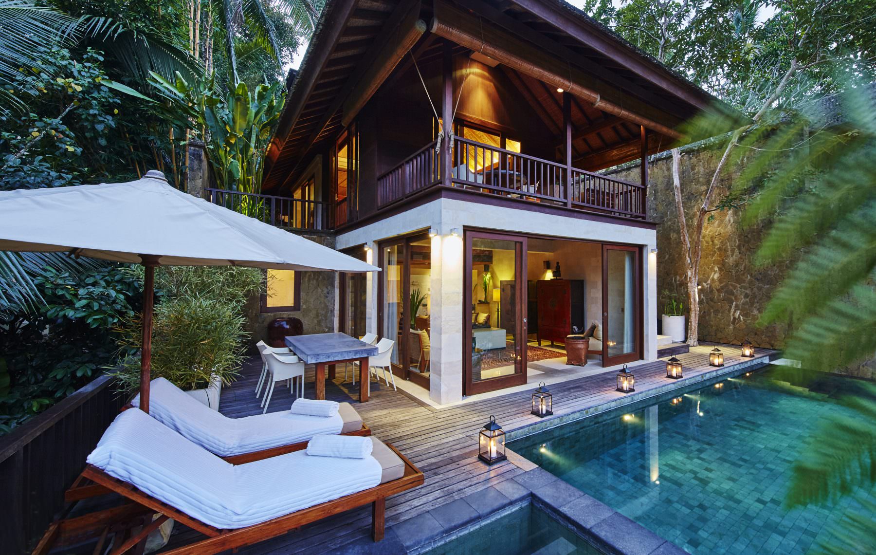 Abendliche Romantik in Ihrer privaten Villa