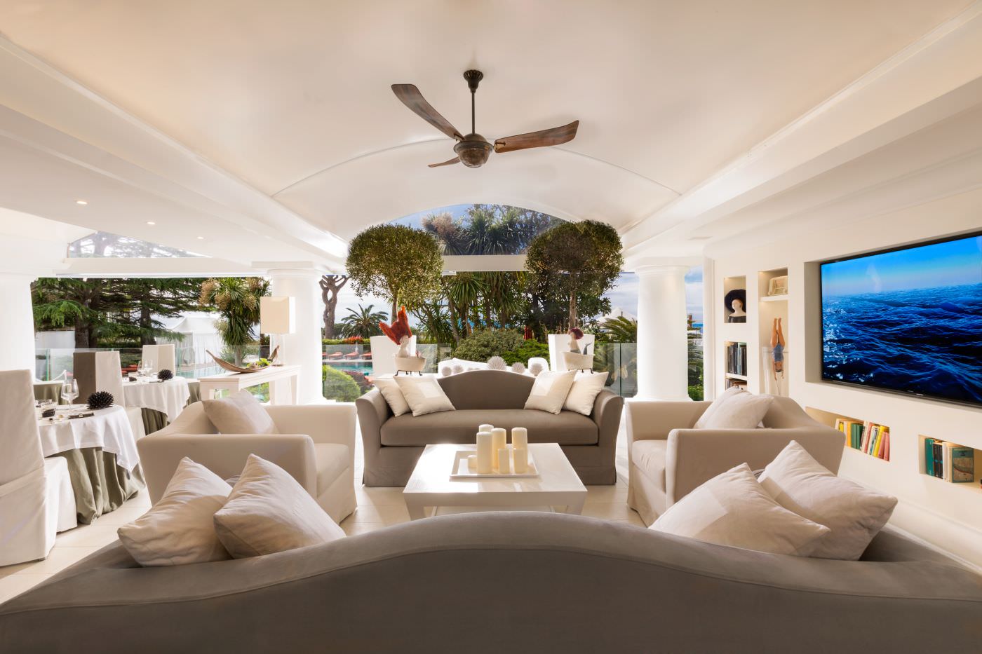 Lassen Sie den Abend in der gemütlichen Bar ausklingen. 