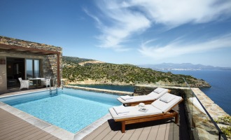 Privater Pool mit Panoramablick über das Meer. Privater Pool mit Panoramablick über das Meer.