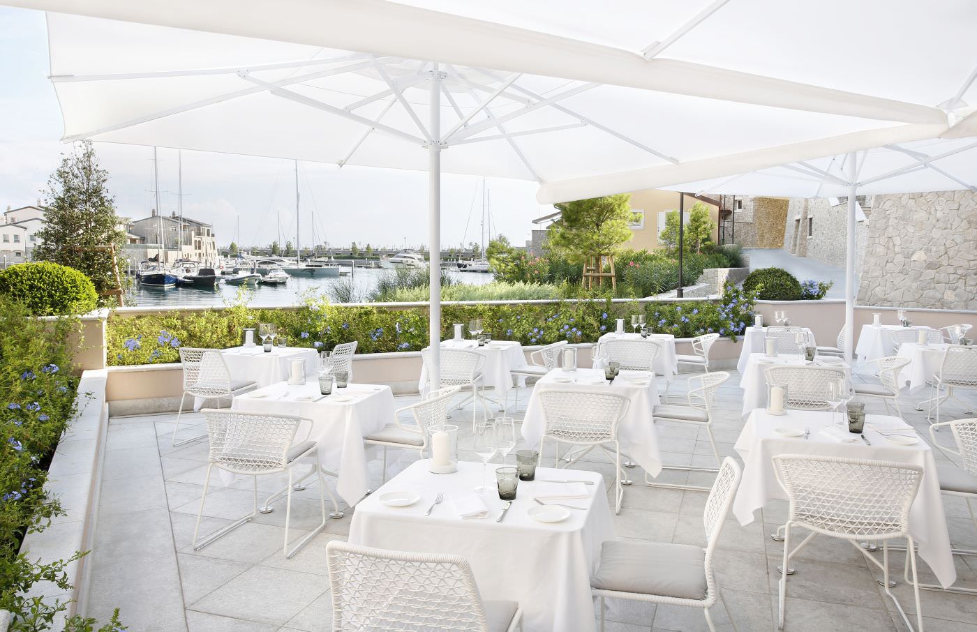 Speisen Sie auf Ihrer Terrasse 