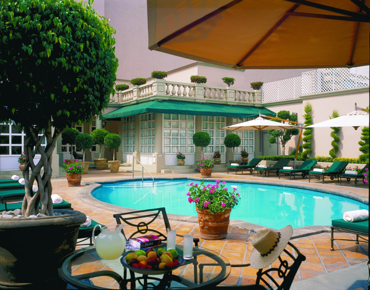 Der Pool sorgt für eine kleine Erfrischung