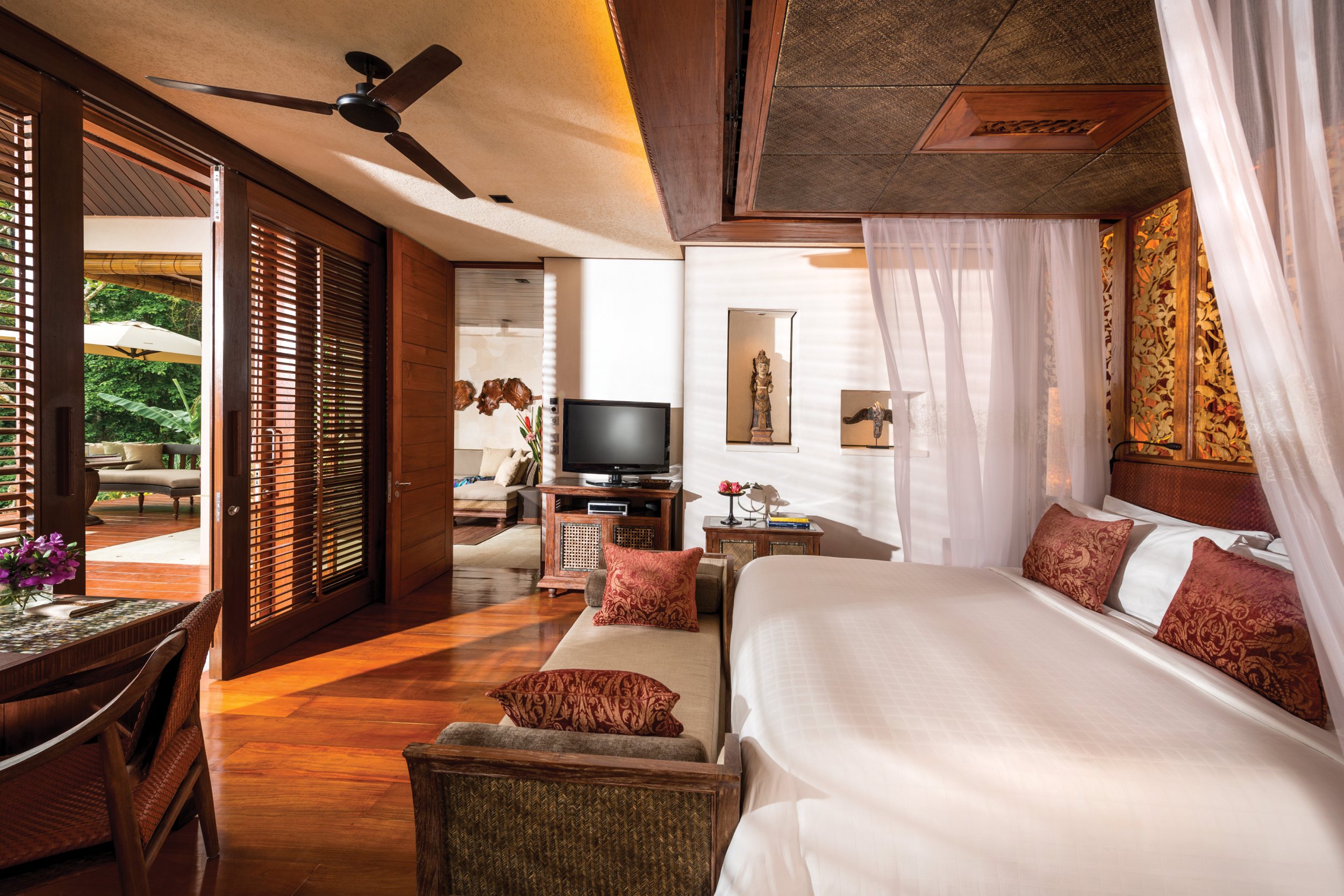 Indonesischer Stil mit hangearbeiteten Stücken