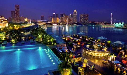 Herzlich Willkommen im Fullerton Bay Hotel Herzlich Willkommen im Fullerton Bay Hotel