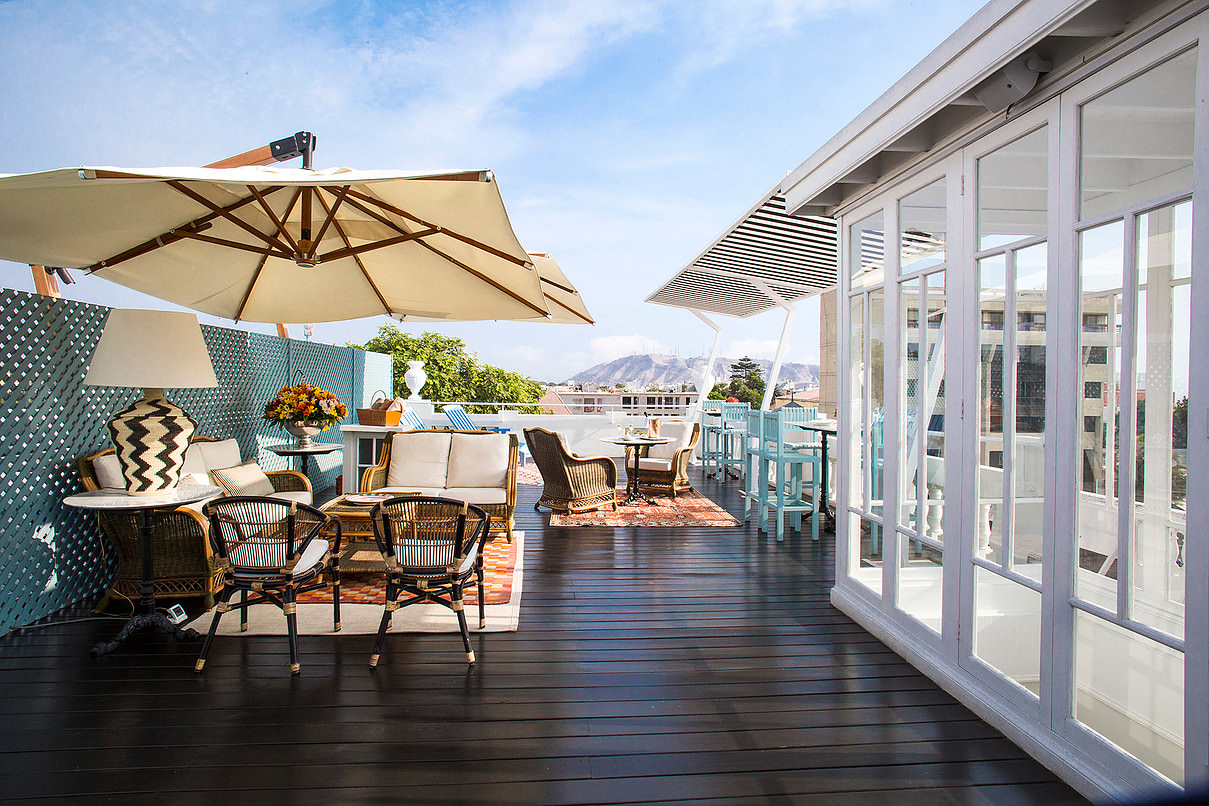 Sonne tanken auf der Terrasse