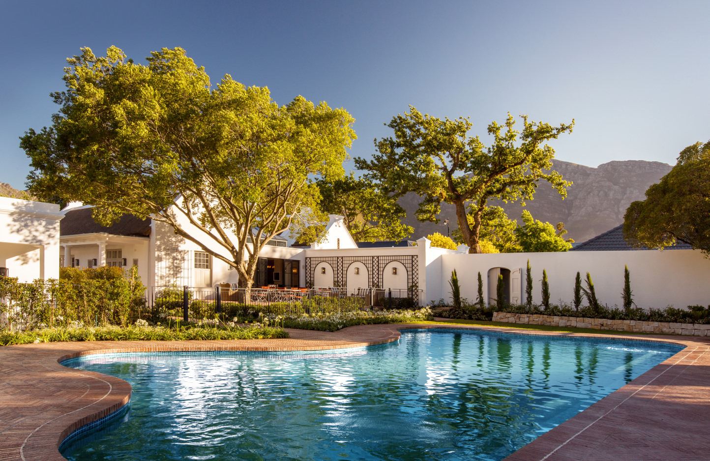 Entspannen am traumhaften Pool des Leeu House