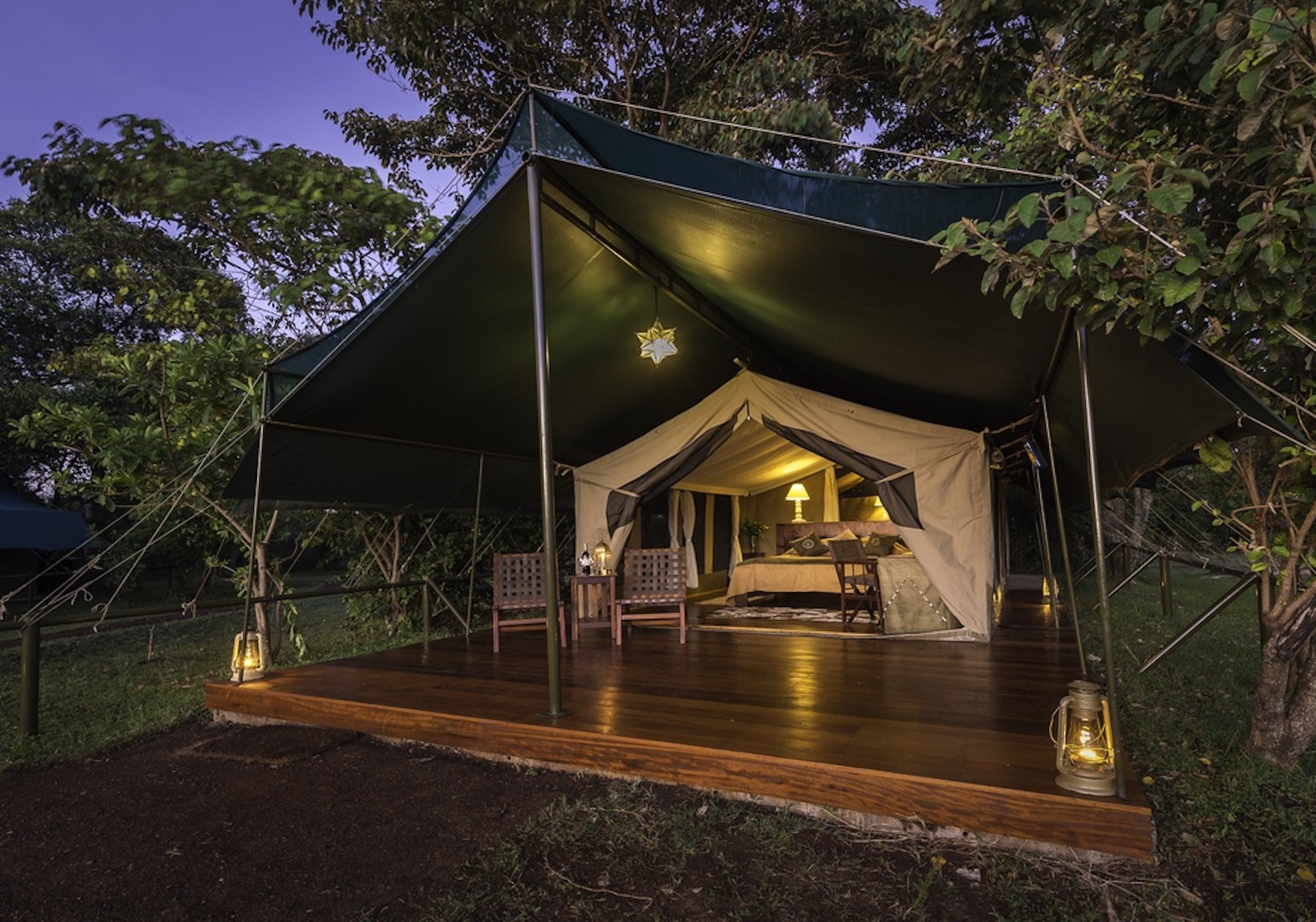 Beobachten Sie von Ihrer Terrasse die Tiere am Wasserloch