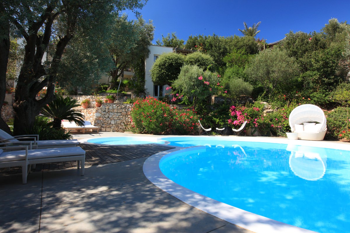 Genießen Sie die Ruhe am Pool 