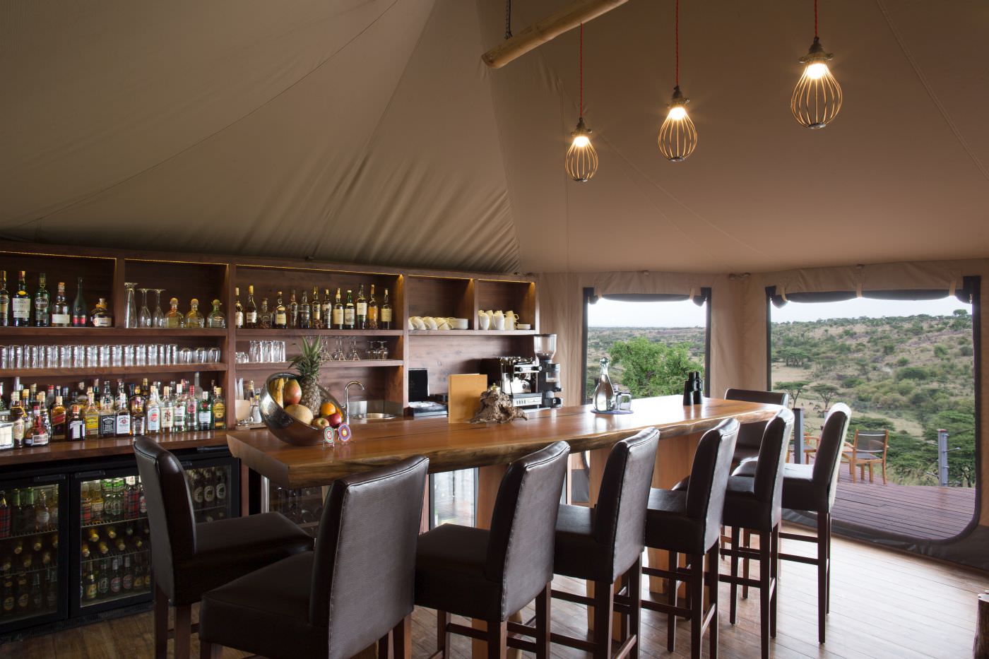 Eine Erfrischung wartet an der Bar auf Sie