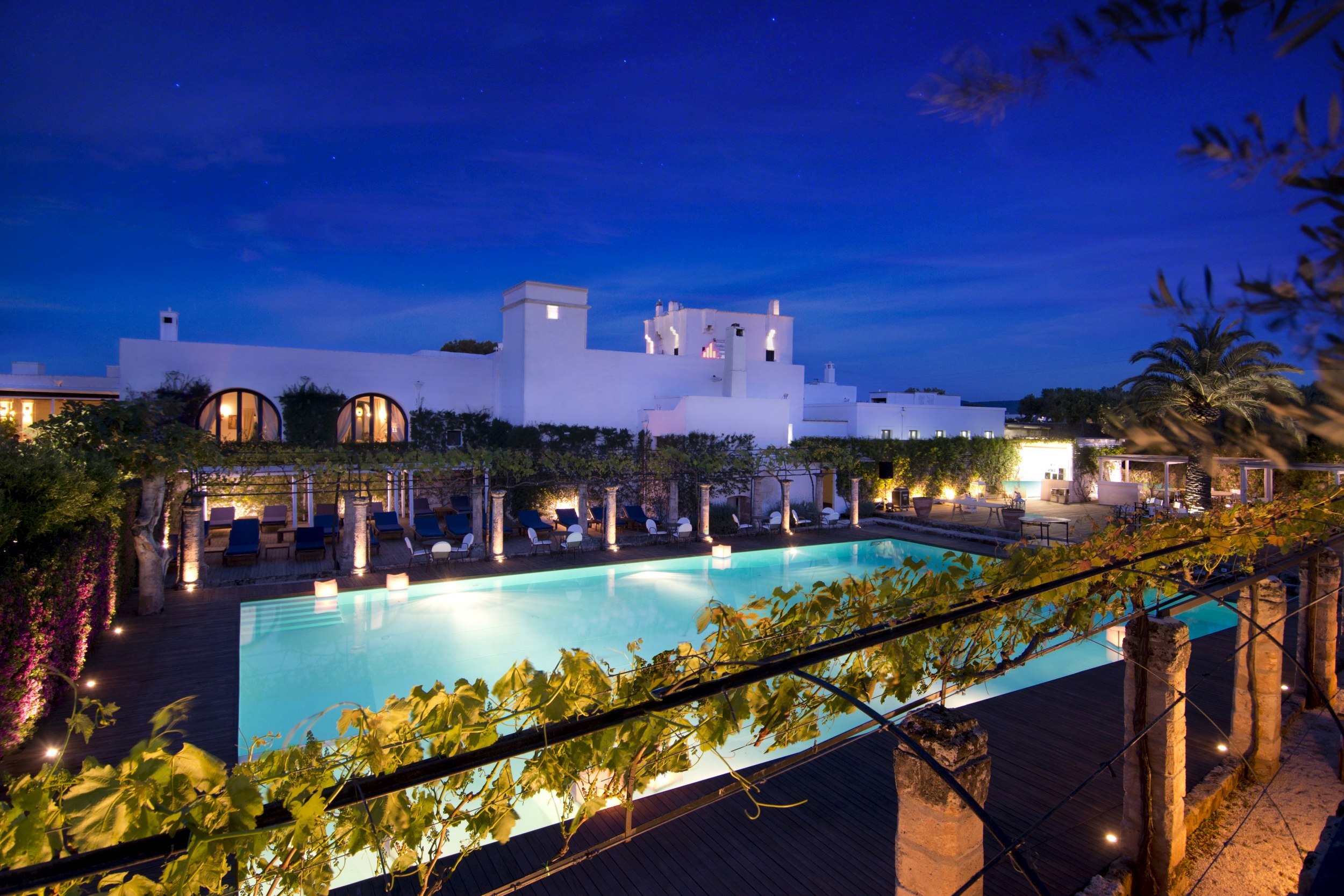 Stimmungsvolles Ambiente am Pool