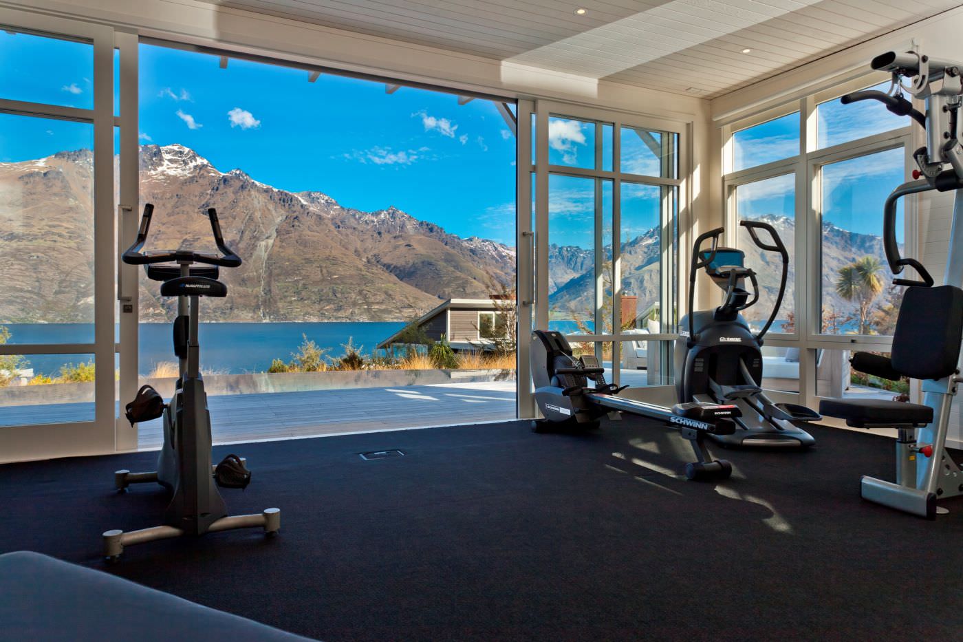 Trainieren Sie mit Blick auf den See