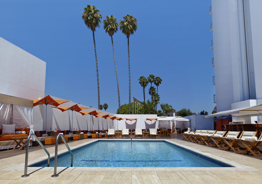 Entspannung finden Sie am Pool