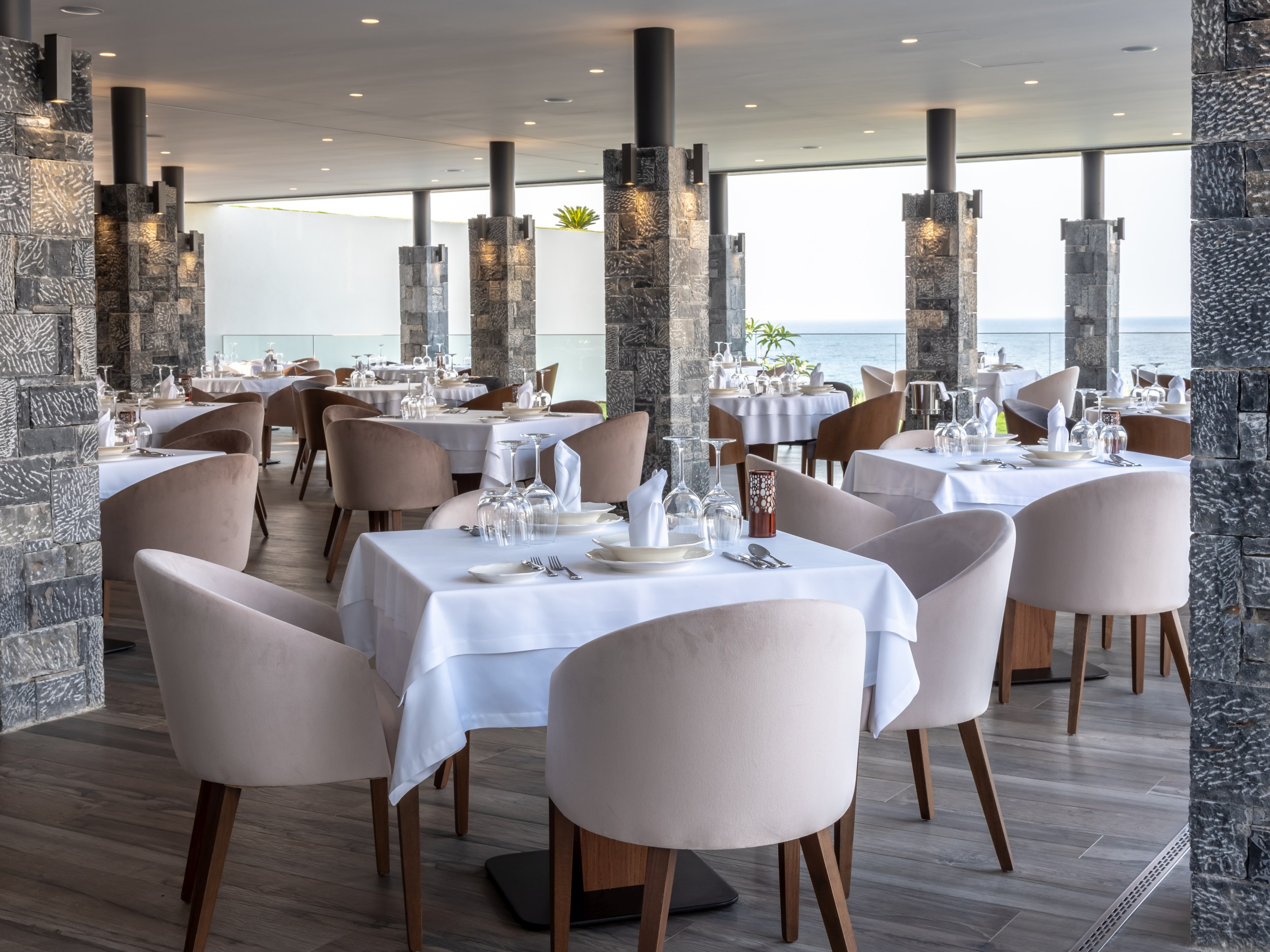 Genießen Sie internationale Gerichte im Carpe Diem Restaurant