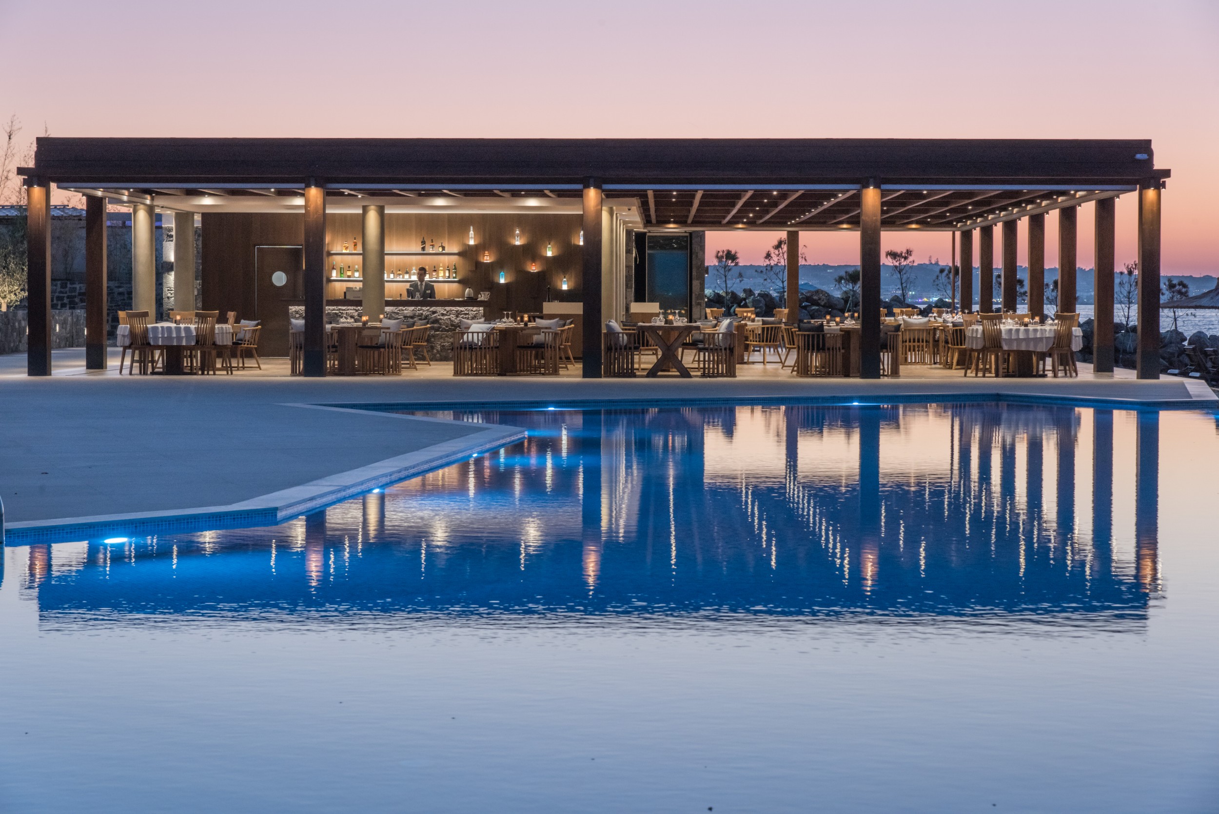 Frischen Fisch, Meeresfrüchte und eine deliziöse Auswahl an Sushi wird Ihnen im Eternal Blue Restaurant serviert