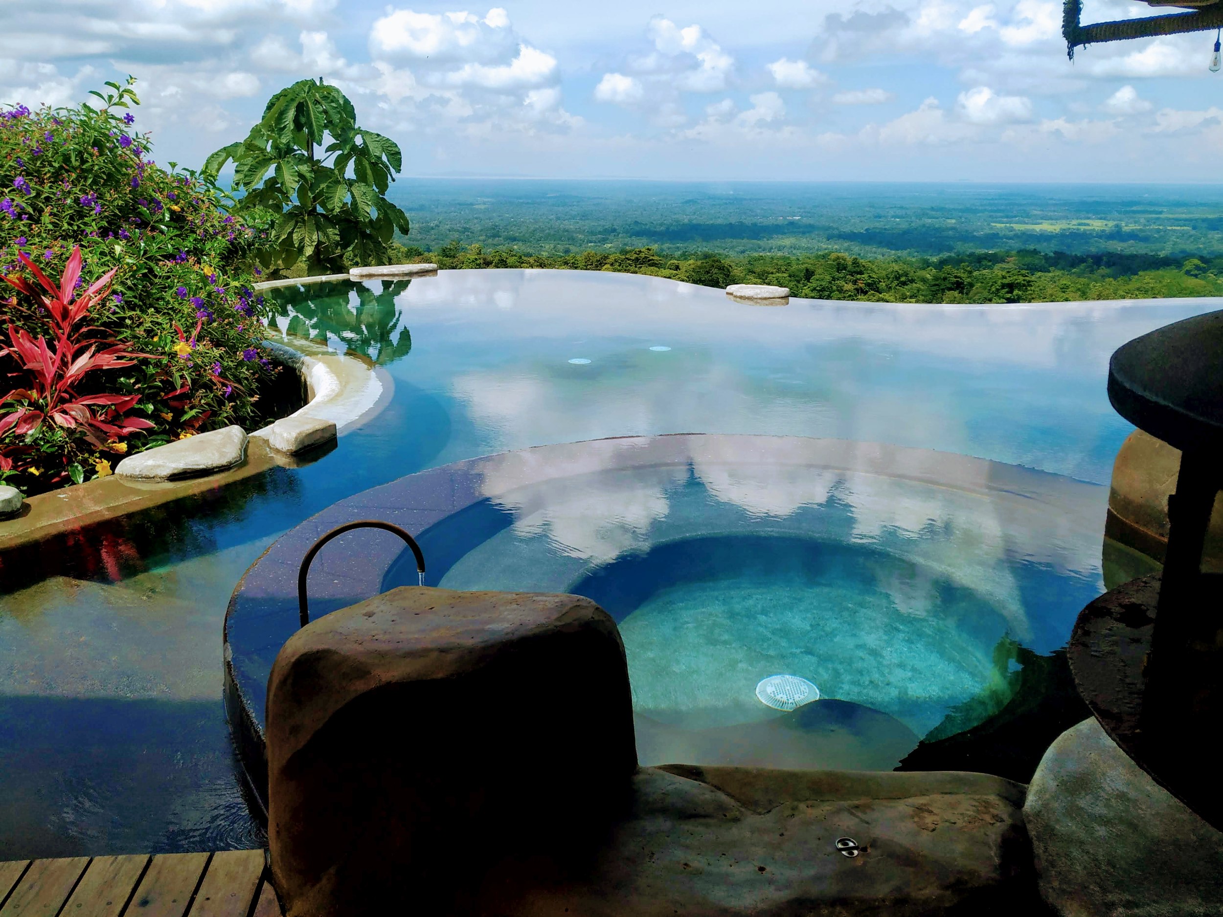 Erfrischen Sie sich im Infiinity Pool