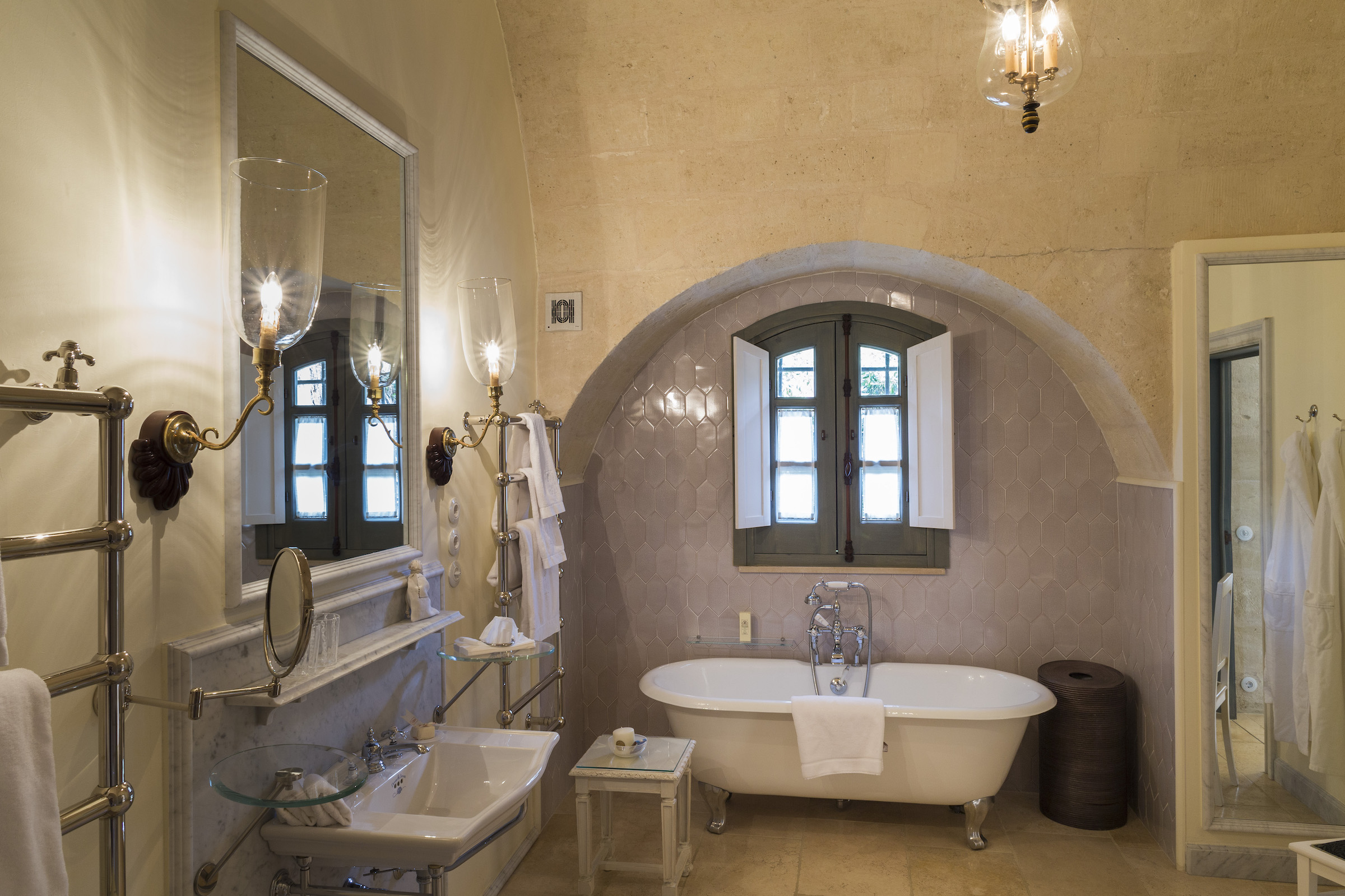 Eine klassische Badewanne schmückt die Garden Suite