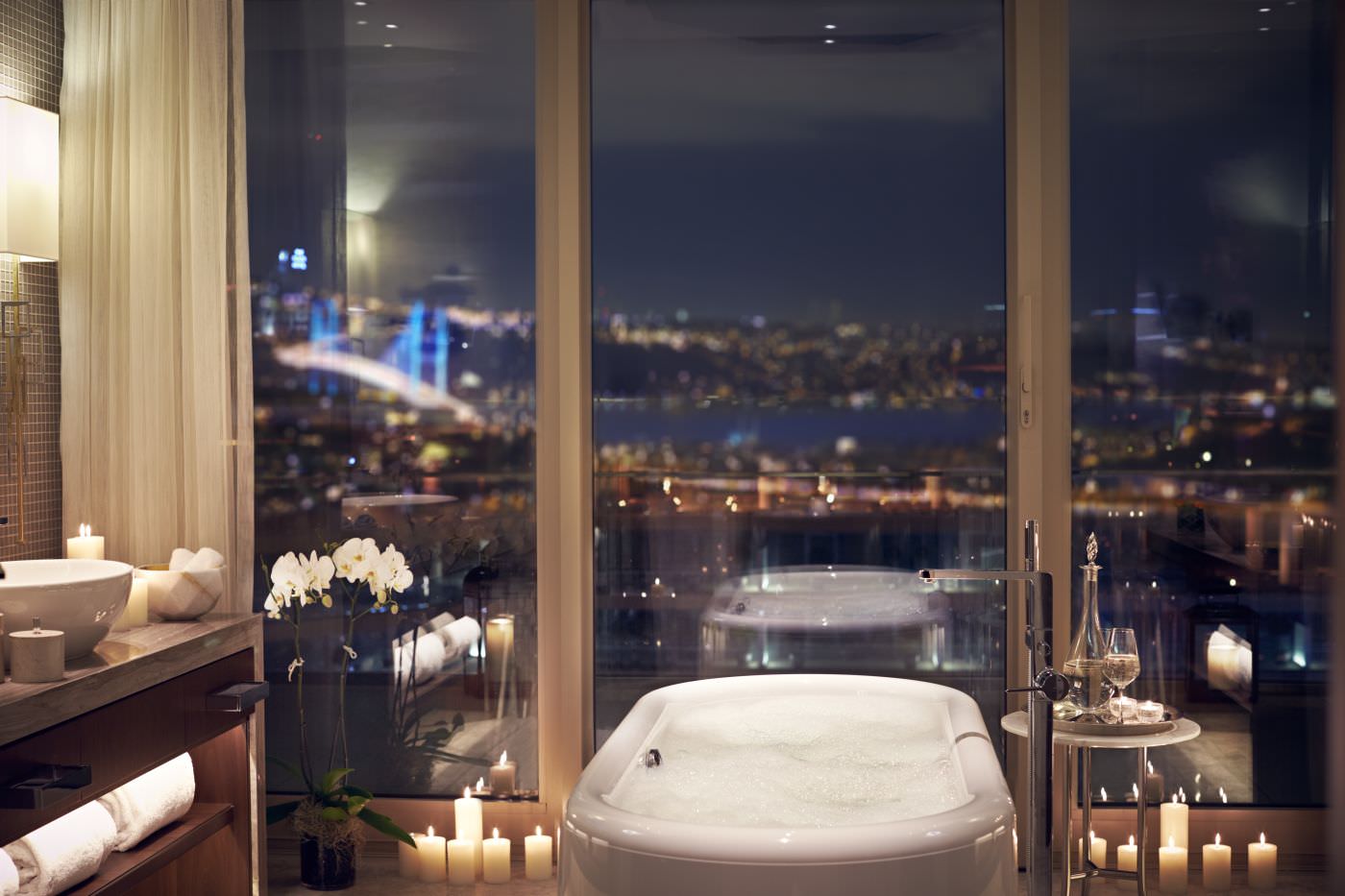 Badezimmer mit phänomenaler Aussicht