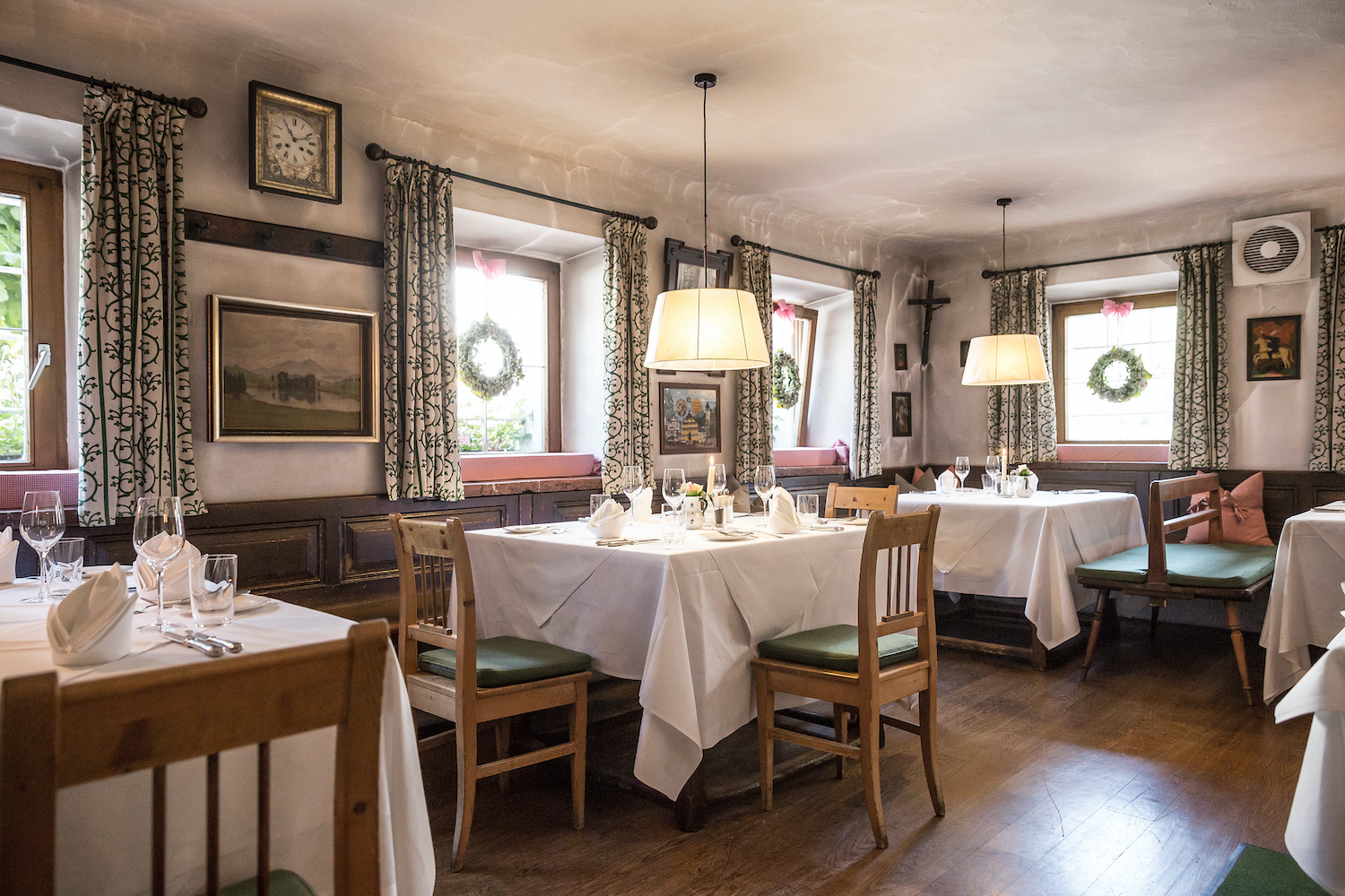 Das hoteleigene Hauben-Restaurant kreiert für Sie österreichische Klassiker sowie erlesene internationale Küche