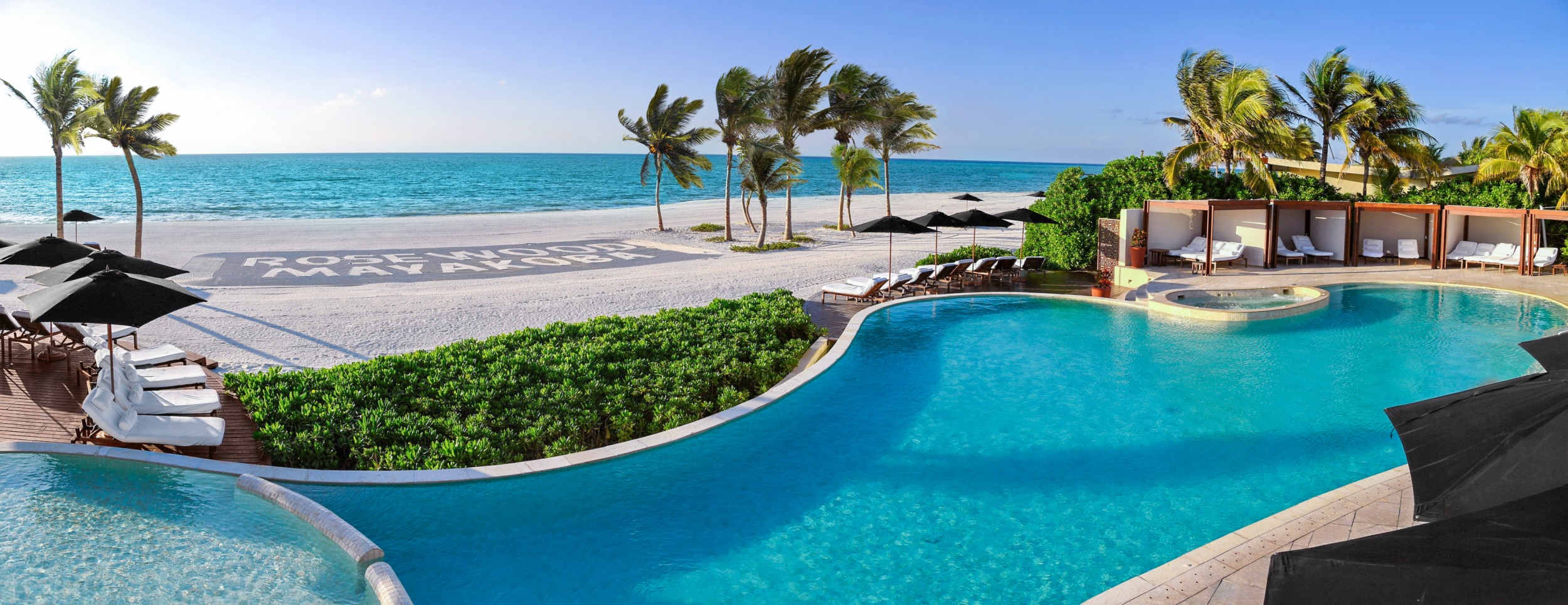 Großzügiger Poolbereich