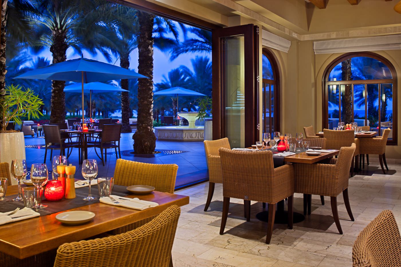 Dinieren Sie bei Kerzenschein. 