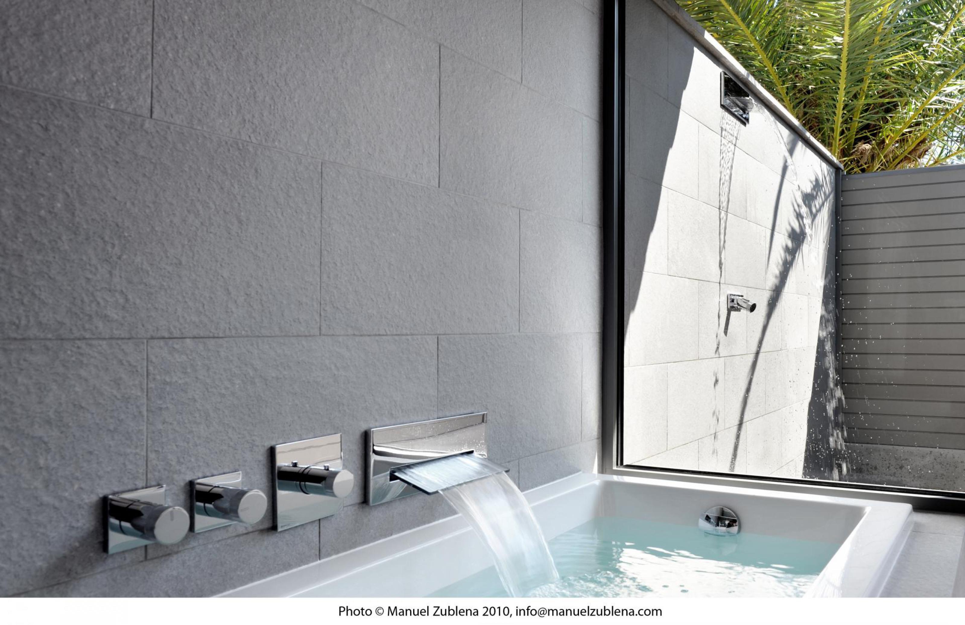 Ihr Badezimmer mit Innen- und Außendusche