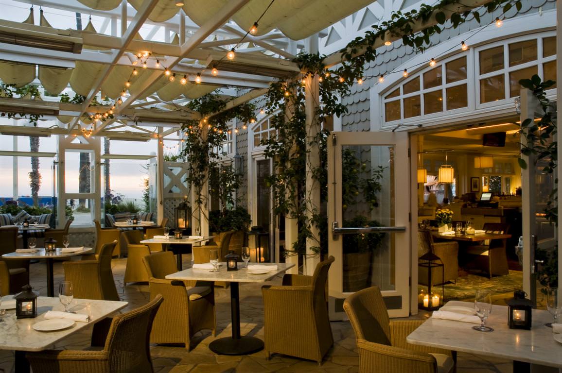 Gemütiche Stunden verbringen Sie im Patio