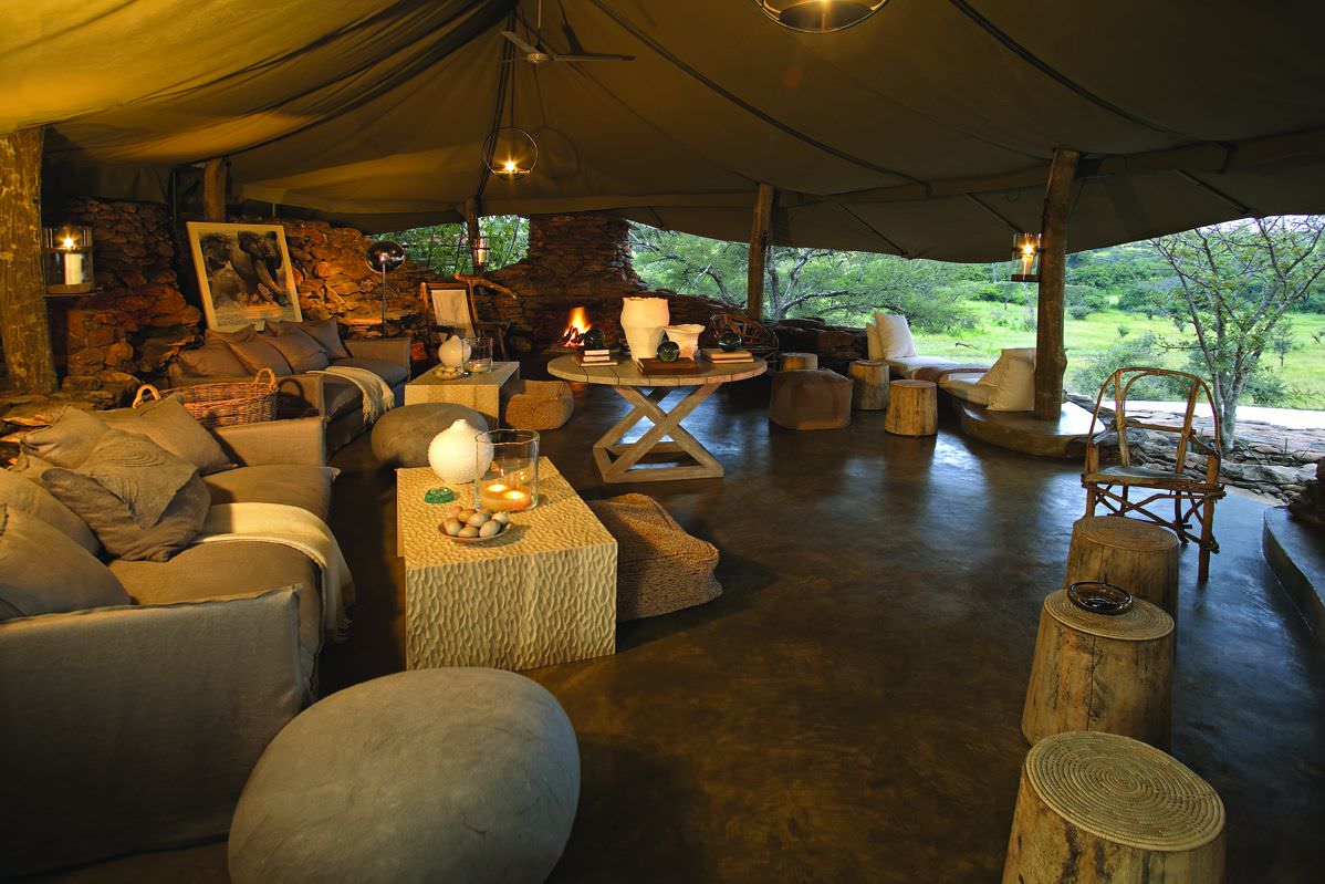 Die Lounge lädt zum Entspannen ein