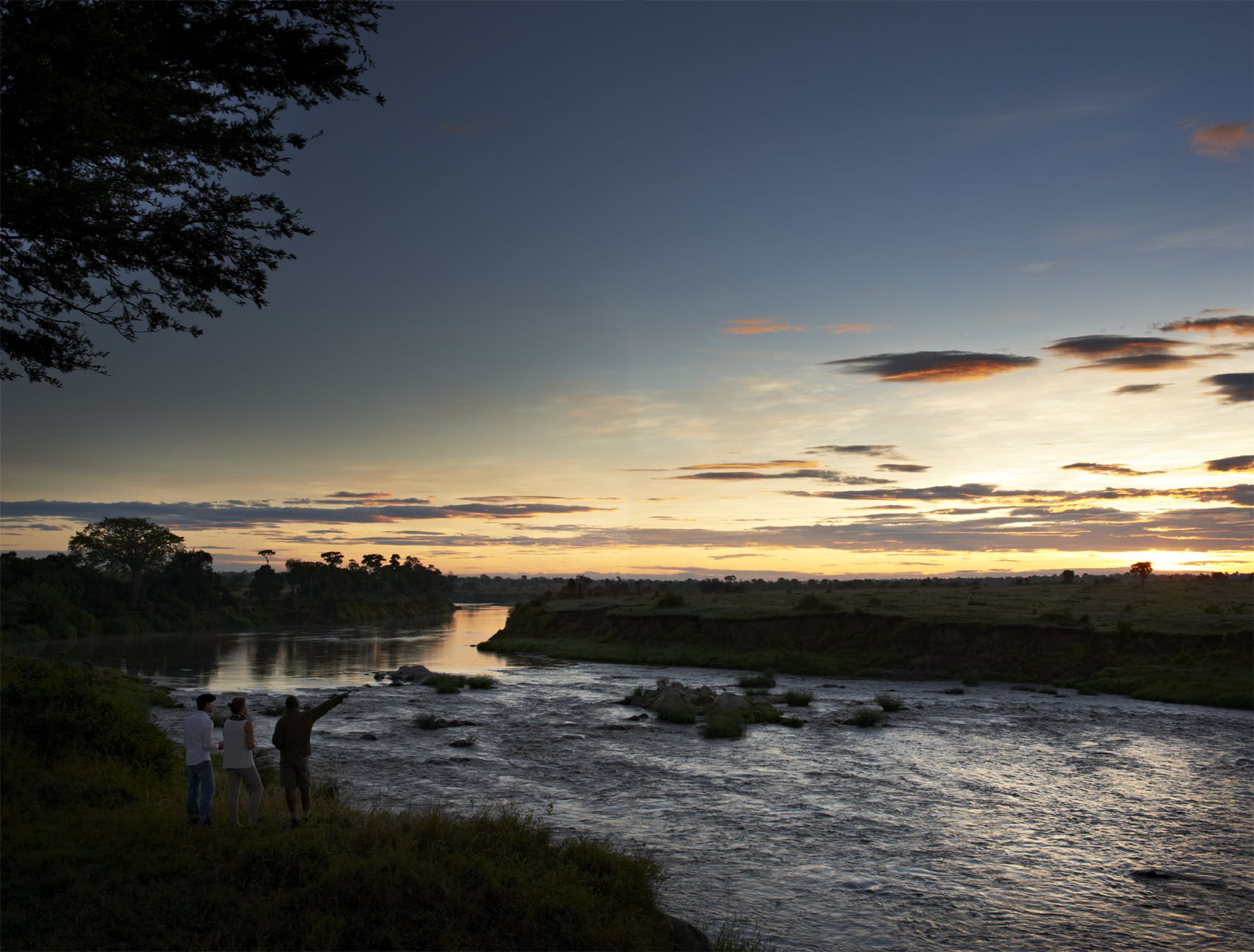 Friedliche Abendstimmung am Fluss