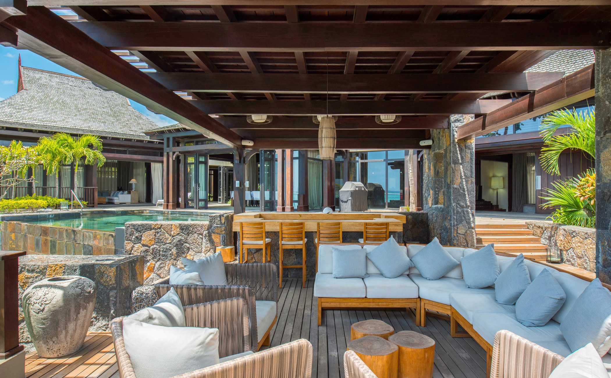 Genießen Sie ein kühles Getränk an der Hotelbar