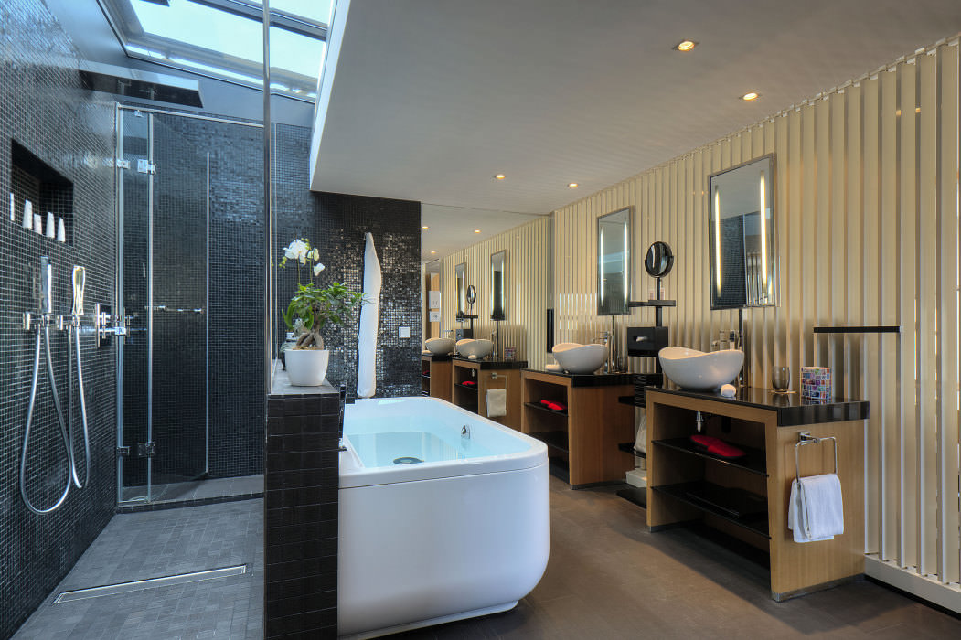 Durchdachte Raumkonzepte in den Bädern der Suiten
