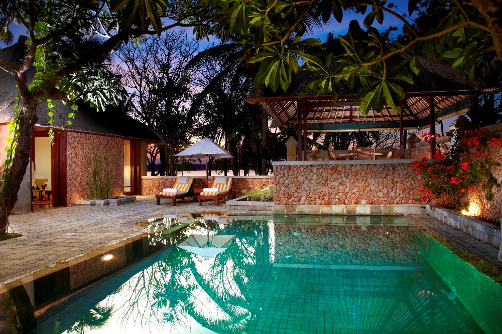 Romantische Abendstimmung in der Luxury Villa mit Privatpool