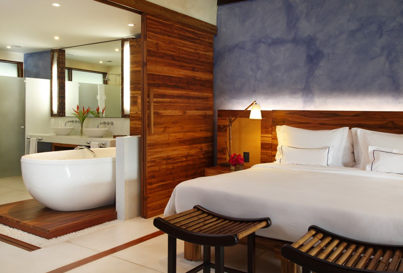 Modern eingerichtete Pool Villa